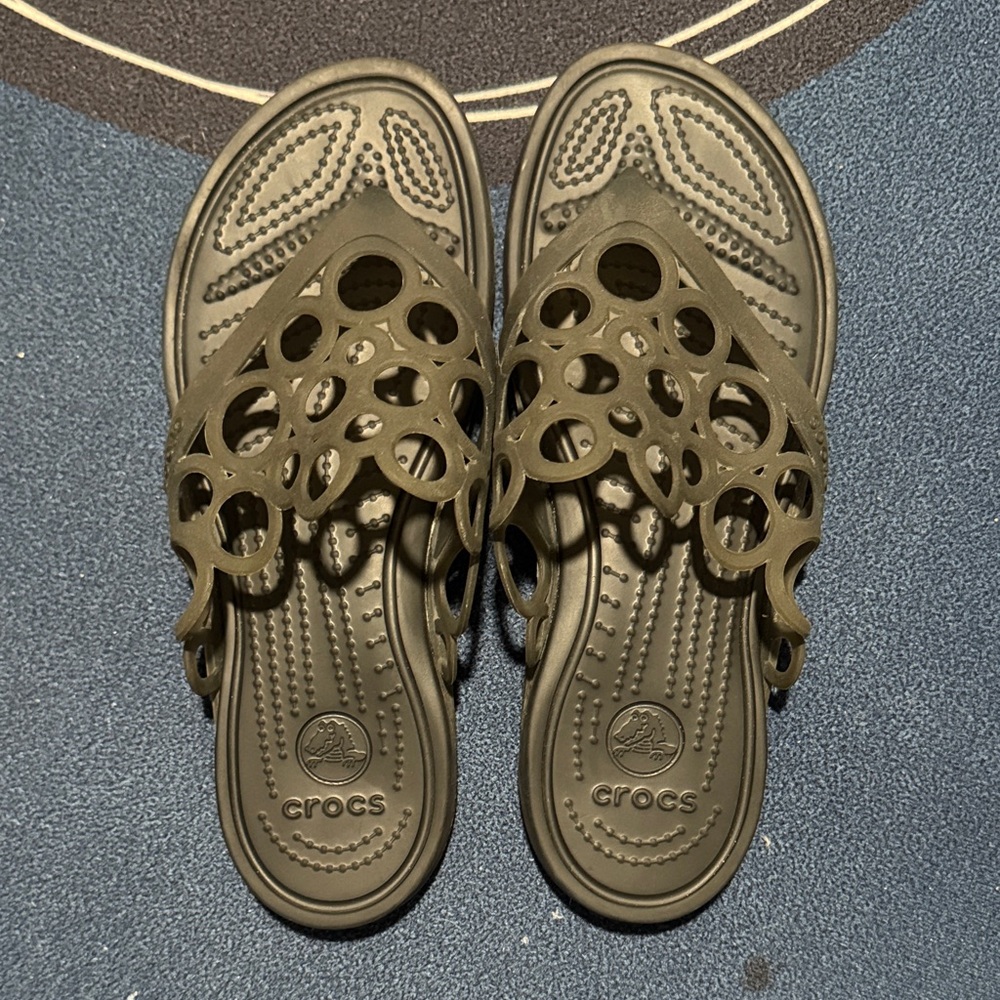 CROCS Isabella bubbles flip flop Sandals